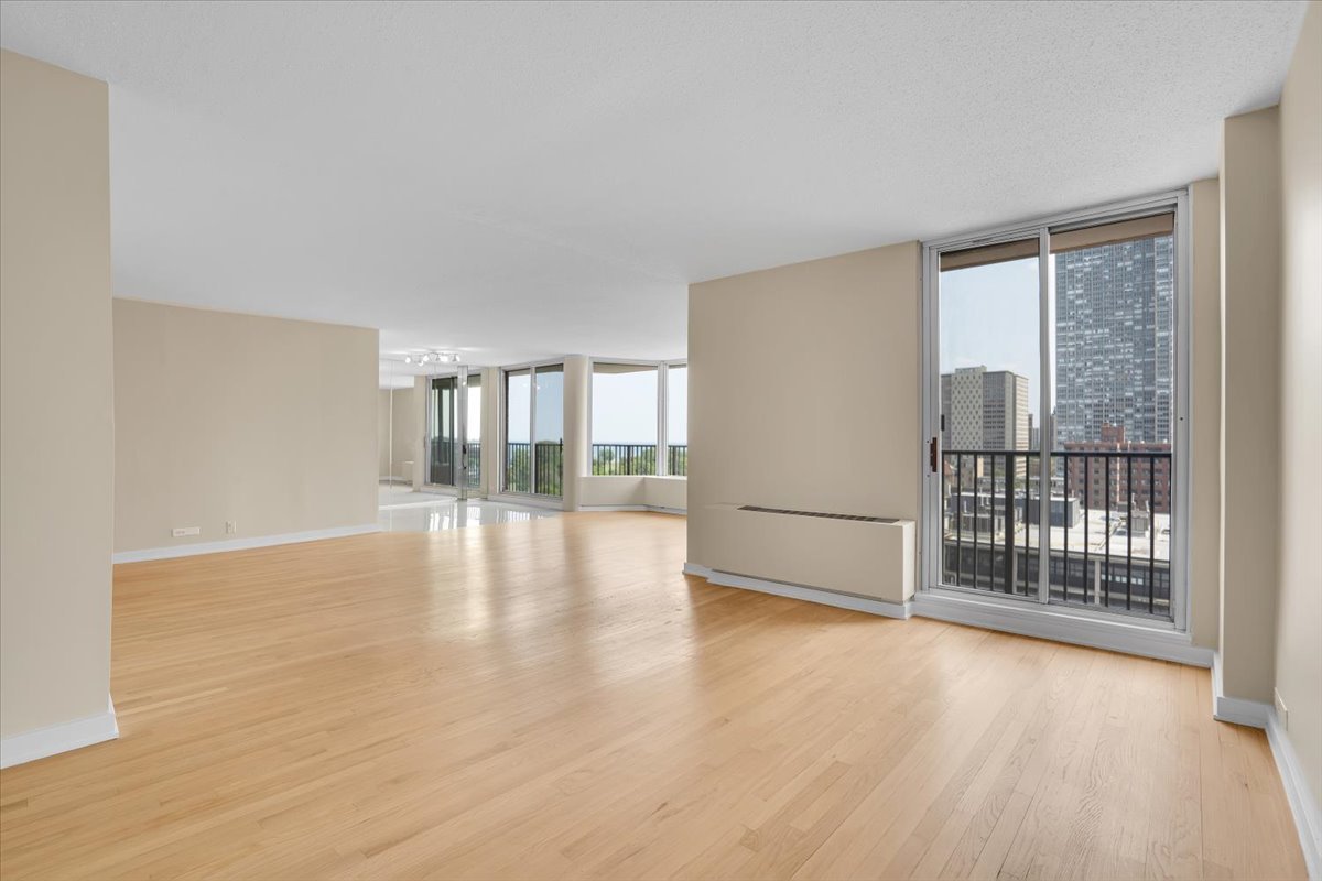 4170 N Marine Drive Unit: 11L