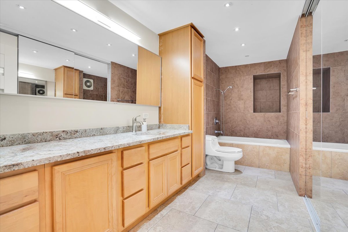 4170 N Marine Drive Unit: 11L