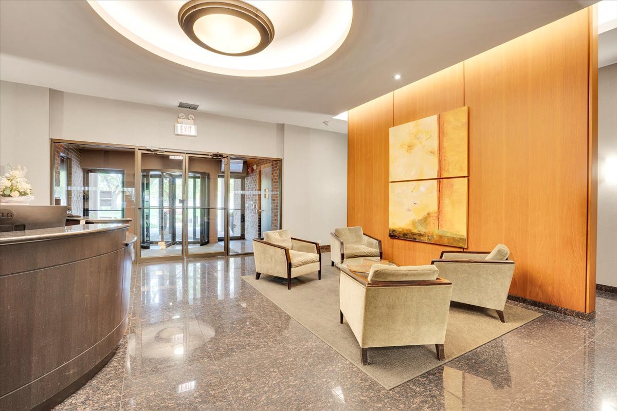 4170 N Marine Drive Unit: 11L