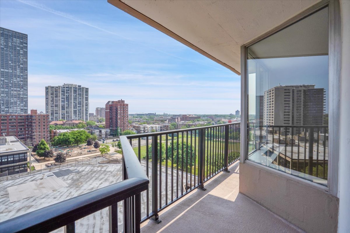 4170 N Marine Drive Unit: 11L