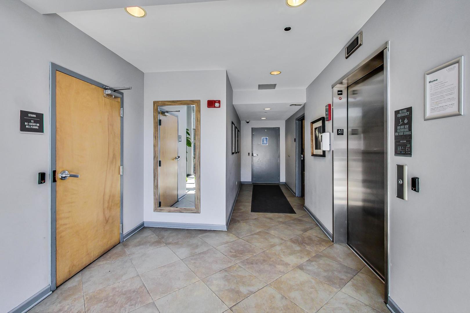 1122 W Catalpa Avenue Unit: 815