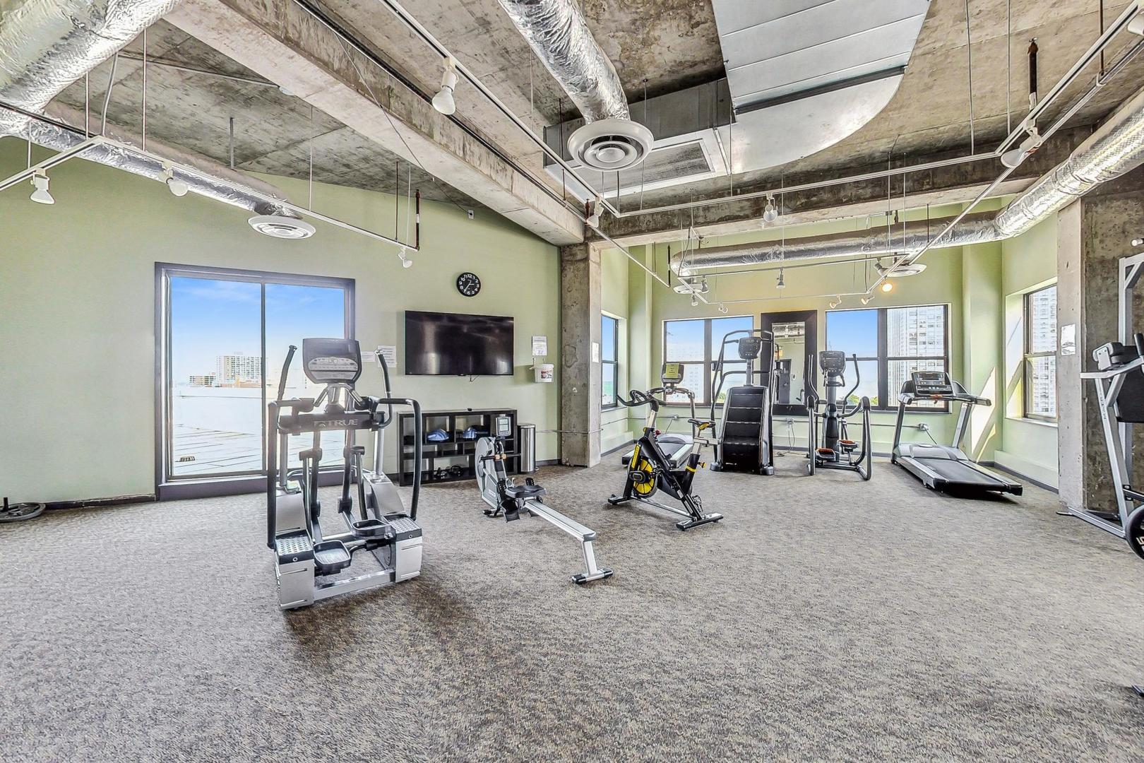 1122 W Catalpa Avenue Unit: 815