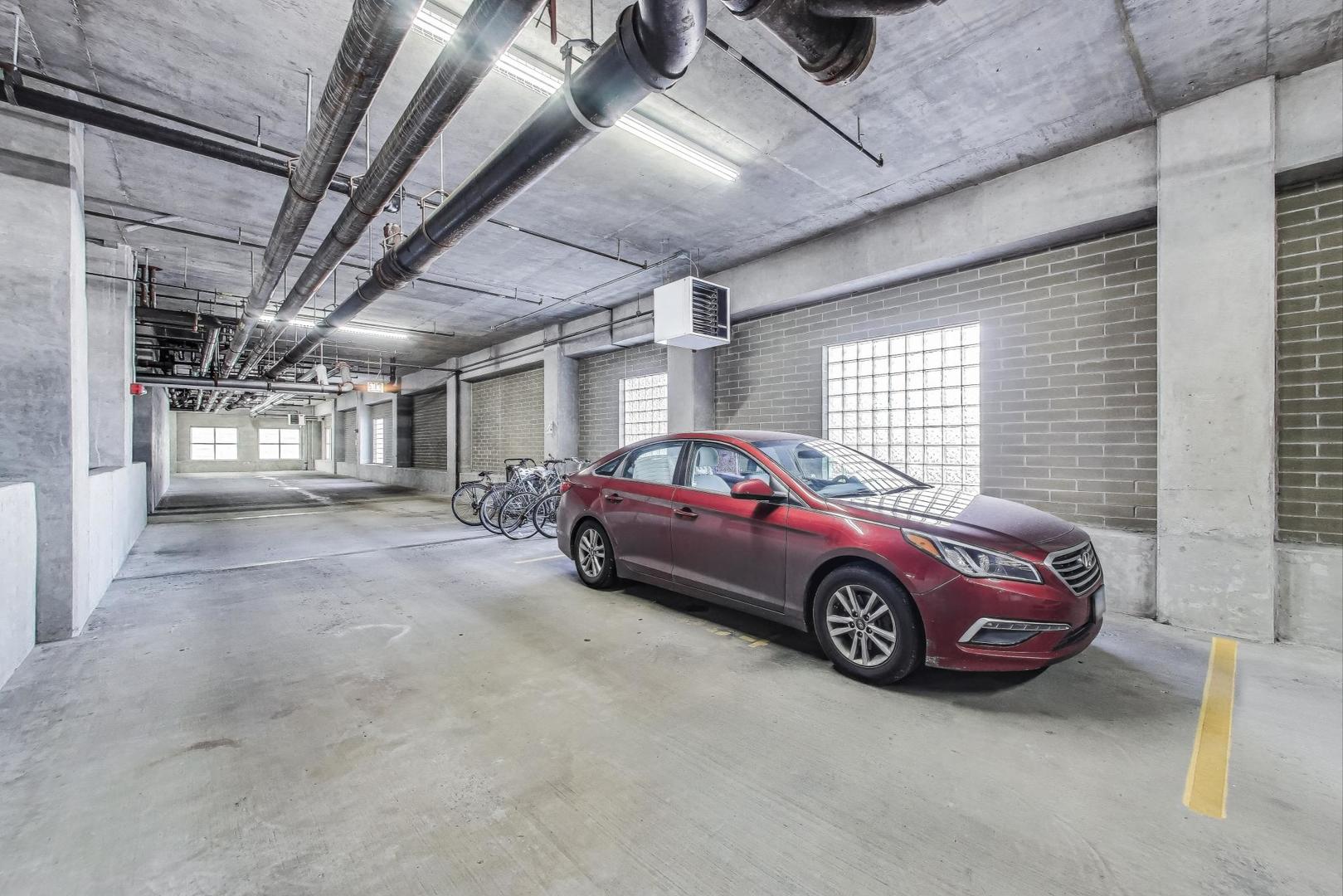 1122 W Catalpa Avenue Unit: 815