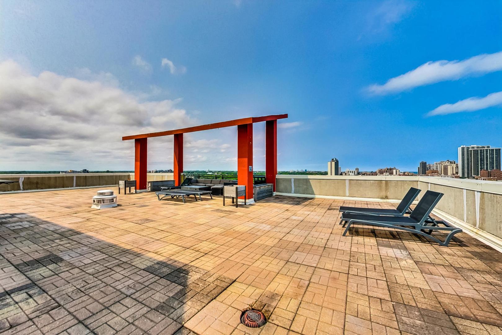 1122 W Catalpa Avenue Unit: 815