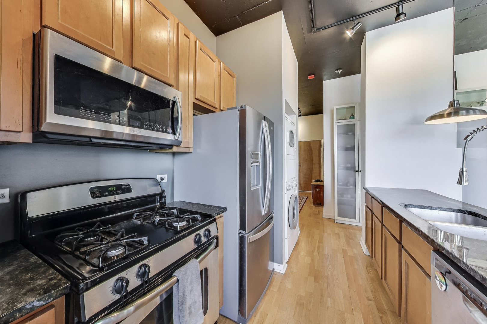 1122 W Catalpa Avenue Unit: 815