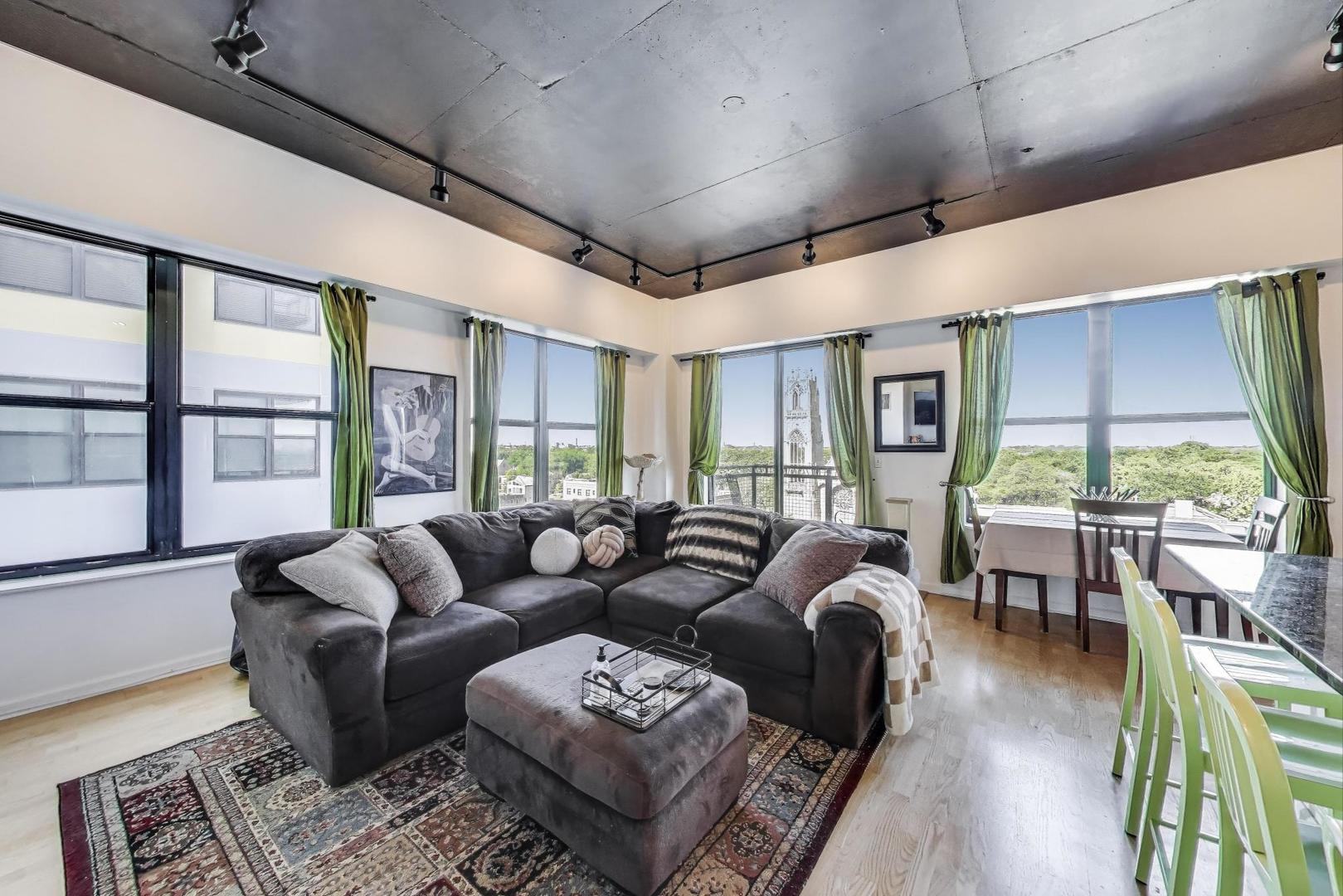 1122 W Catalpa Avenue Unit: 815