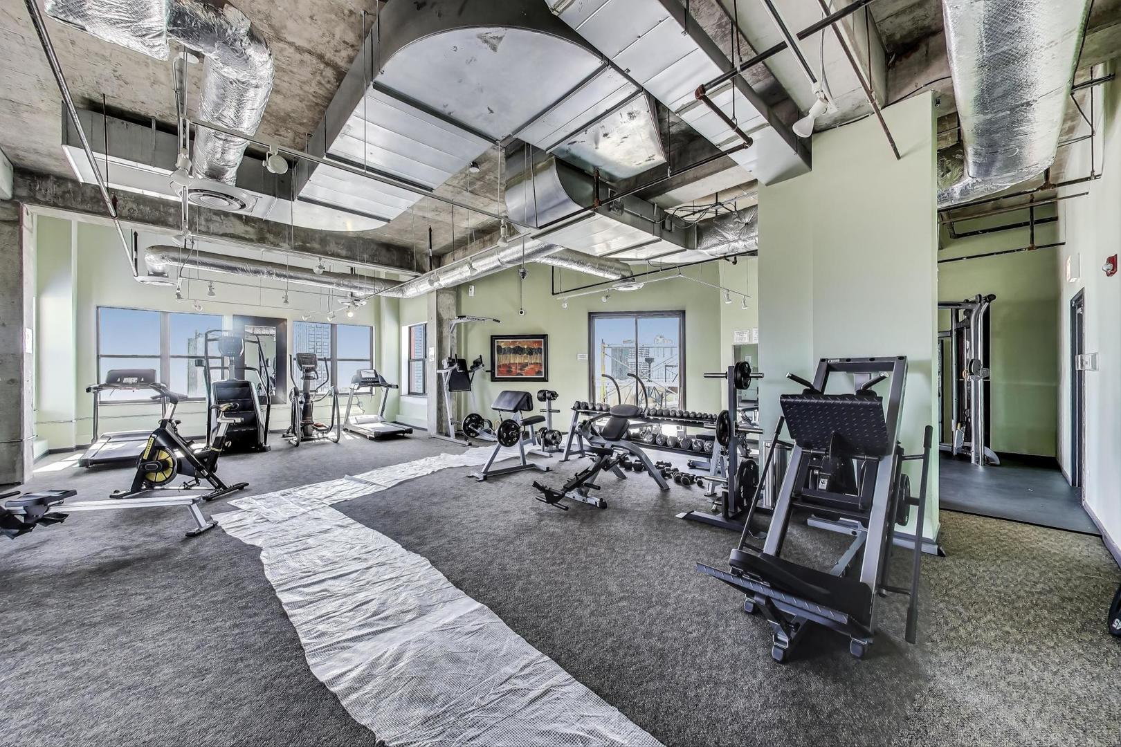 1122 W Catalpa Avenue Unit: 815