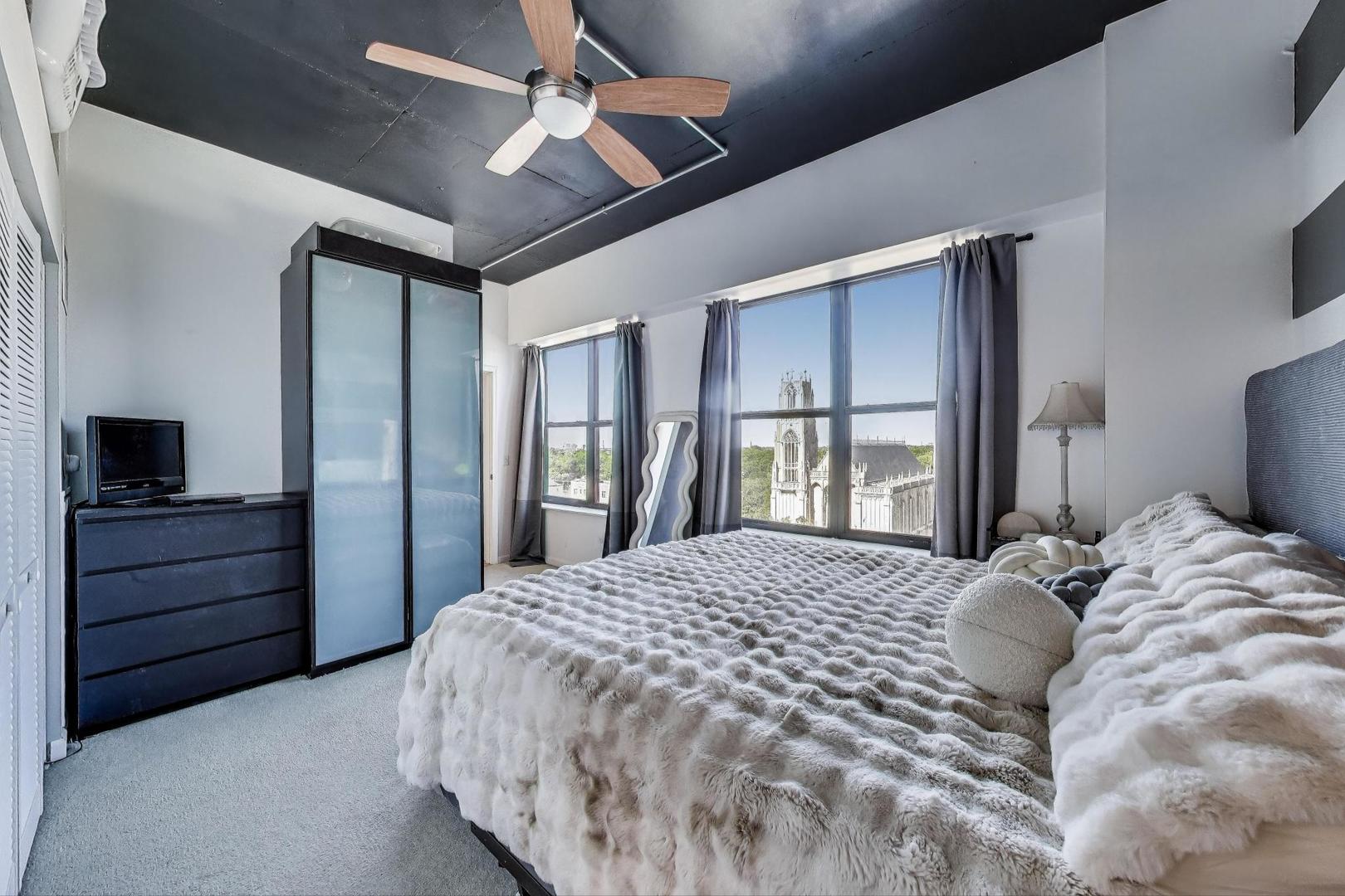 1122 W Catalpa Avenue Unit: 815