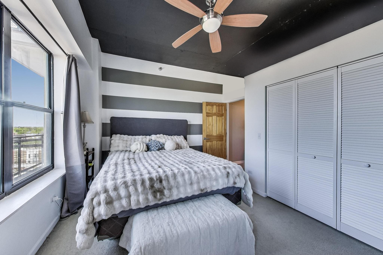 1122 W Catalpa Avenue Unit: 815