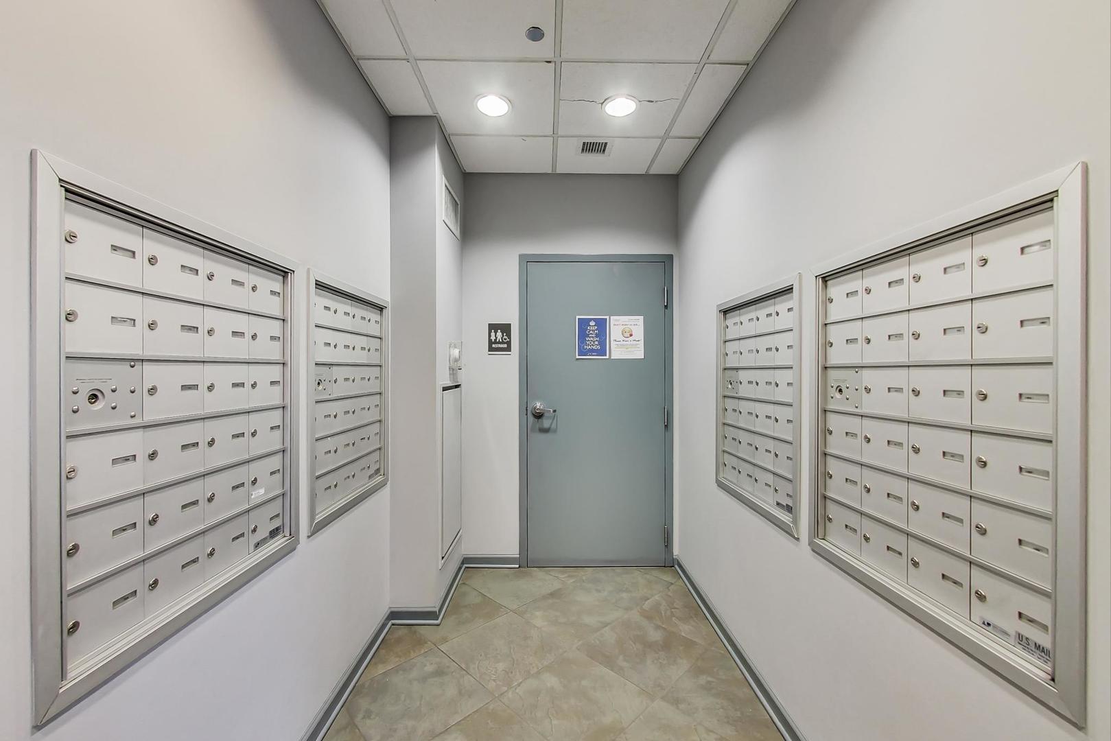 1122 W Catalpa Avenue Unit: 815