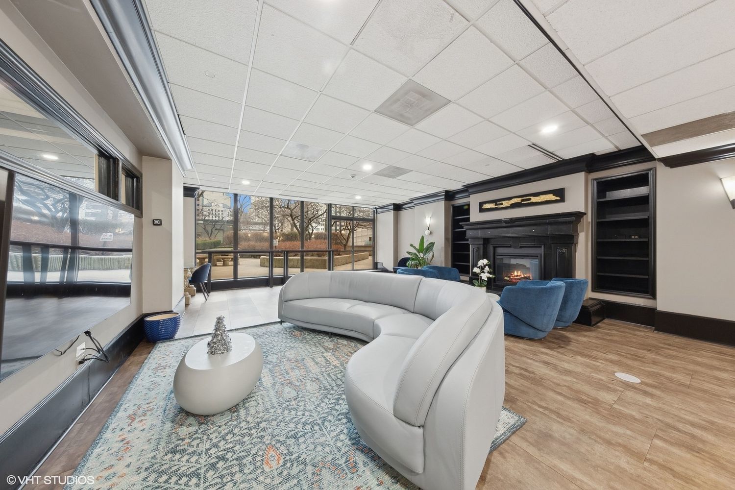 10 E ONTARIO Street Unit: 2905