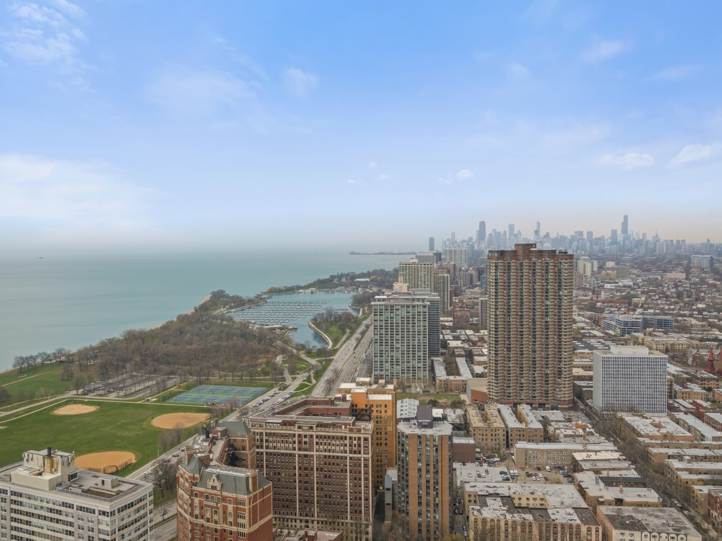655 W IRVING PARK Road Unit: 4417
