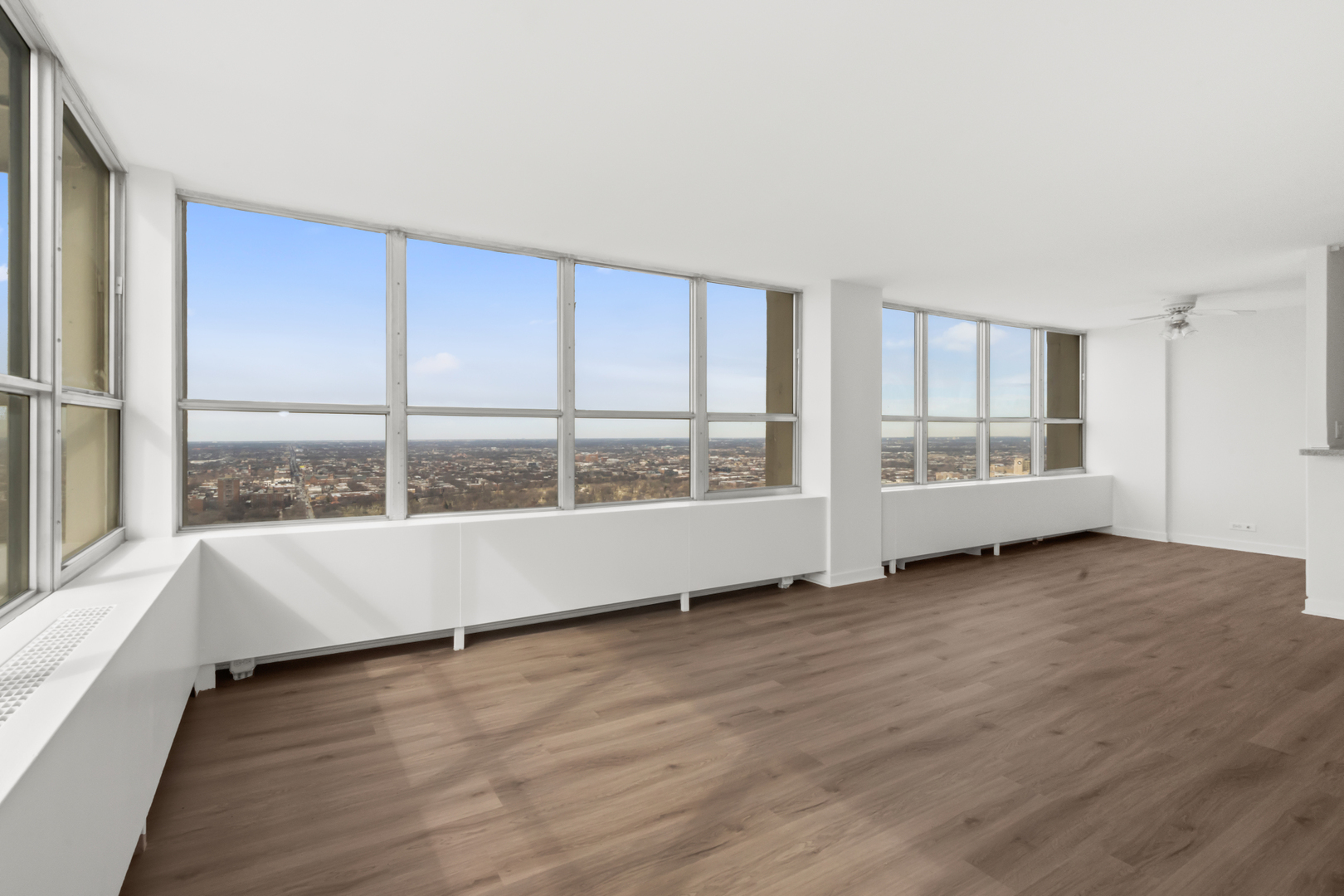 655 W IRVING PARK Road Unit: 4417