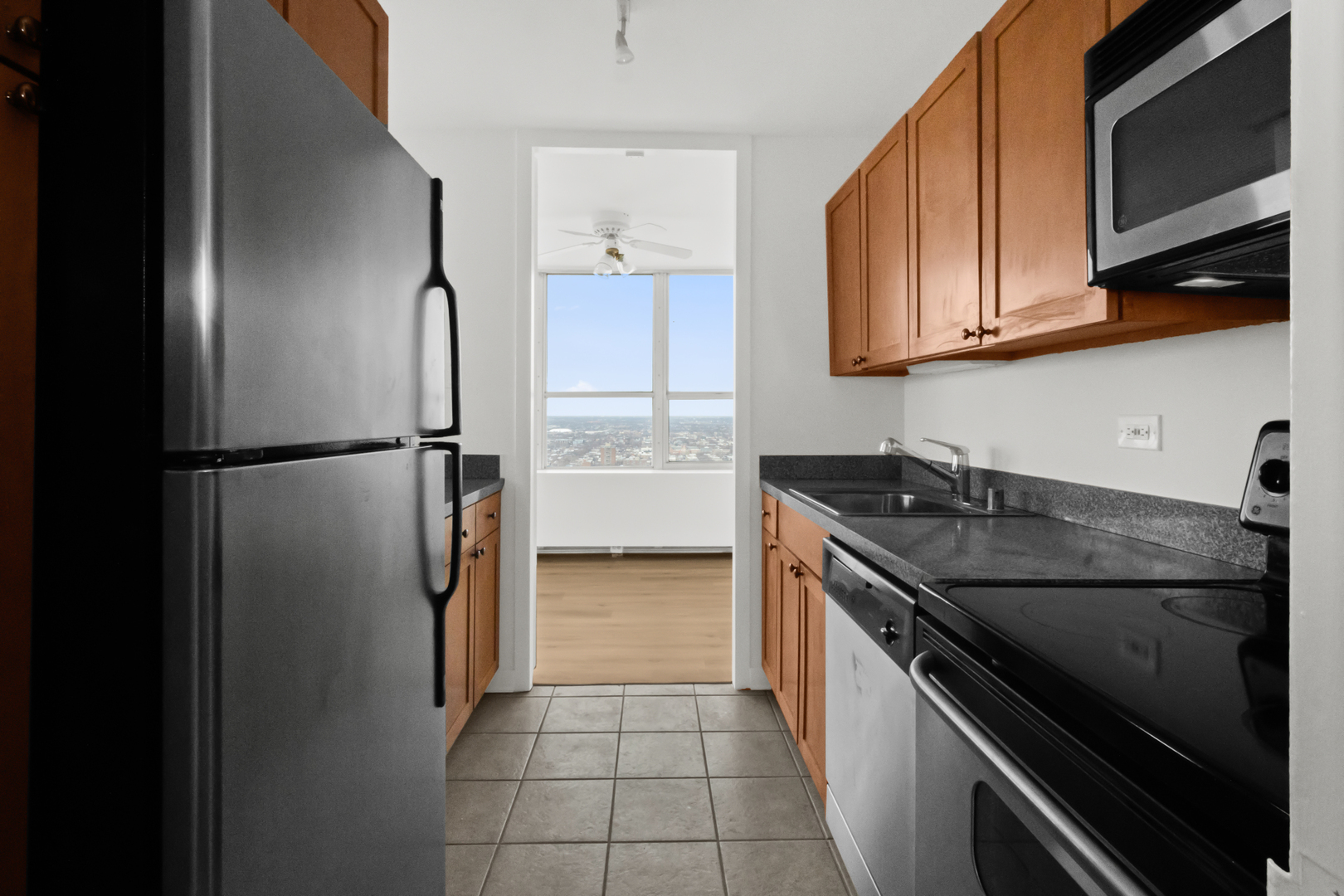 655 W IRVING PARK Road Unit: 4417