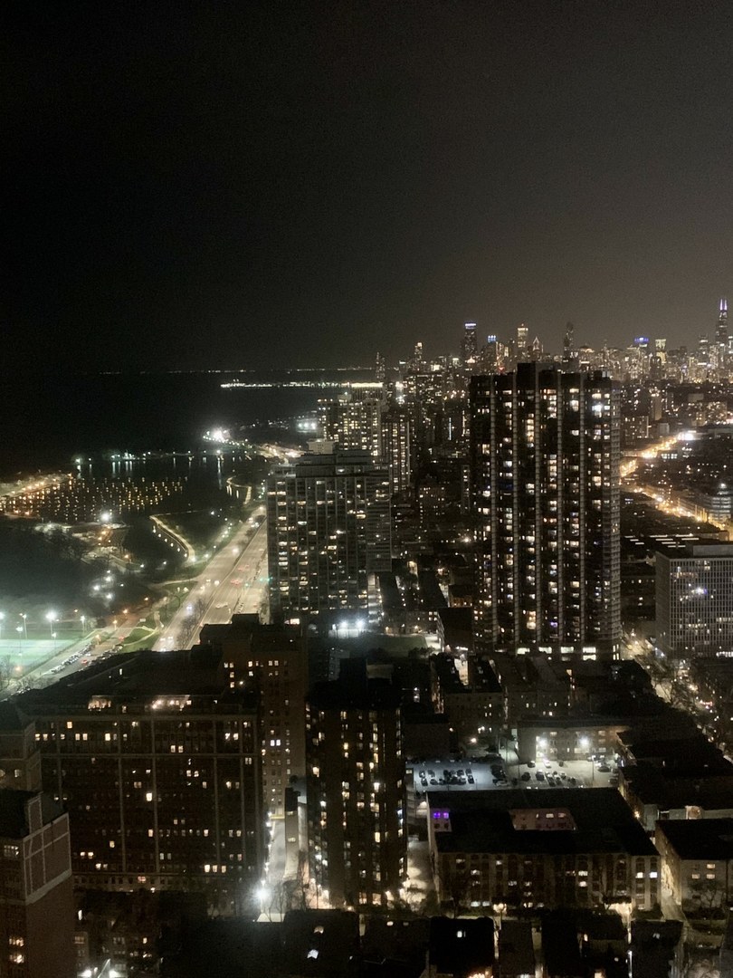 655 W IRVING PARK Road Unit: 4417