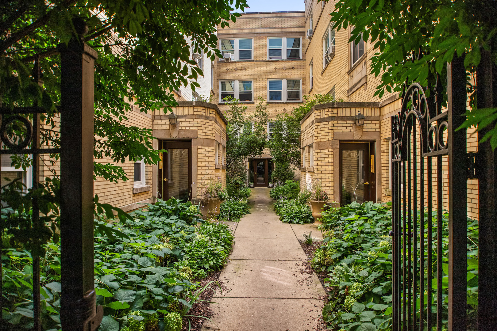 1415 W Catalpa Avenue Unit: 1N