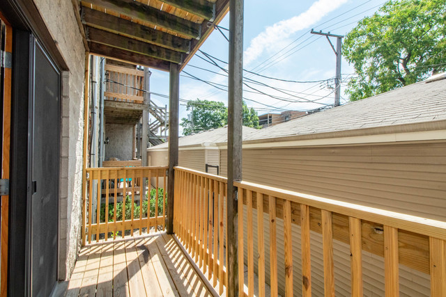905 W Lawrence Avenue Unit: 1E