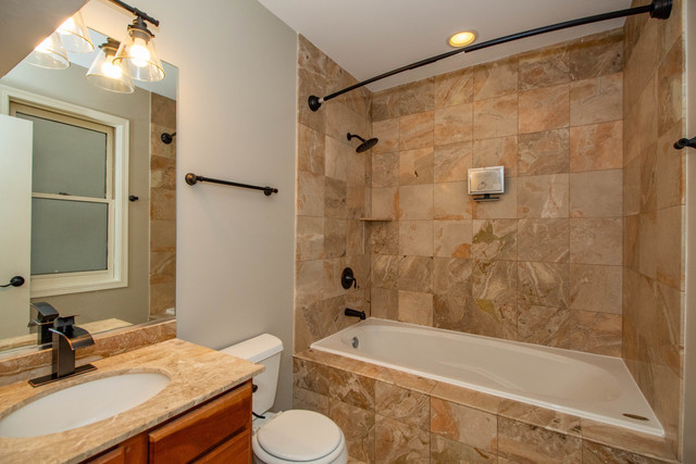 905 W Lawrence Avenue Unit: 1E