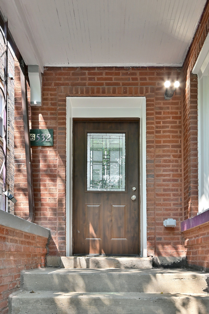 6532 N Ashland Avenue