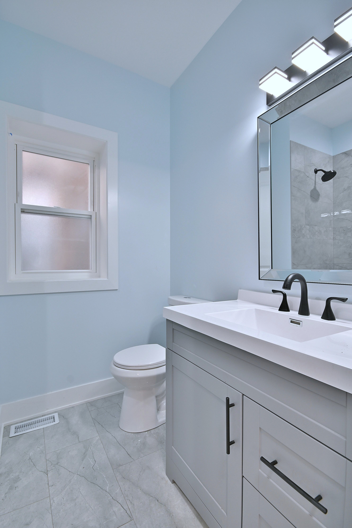 6532 N Ashland Avenue