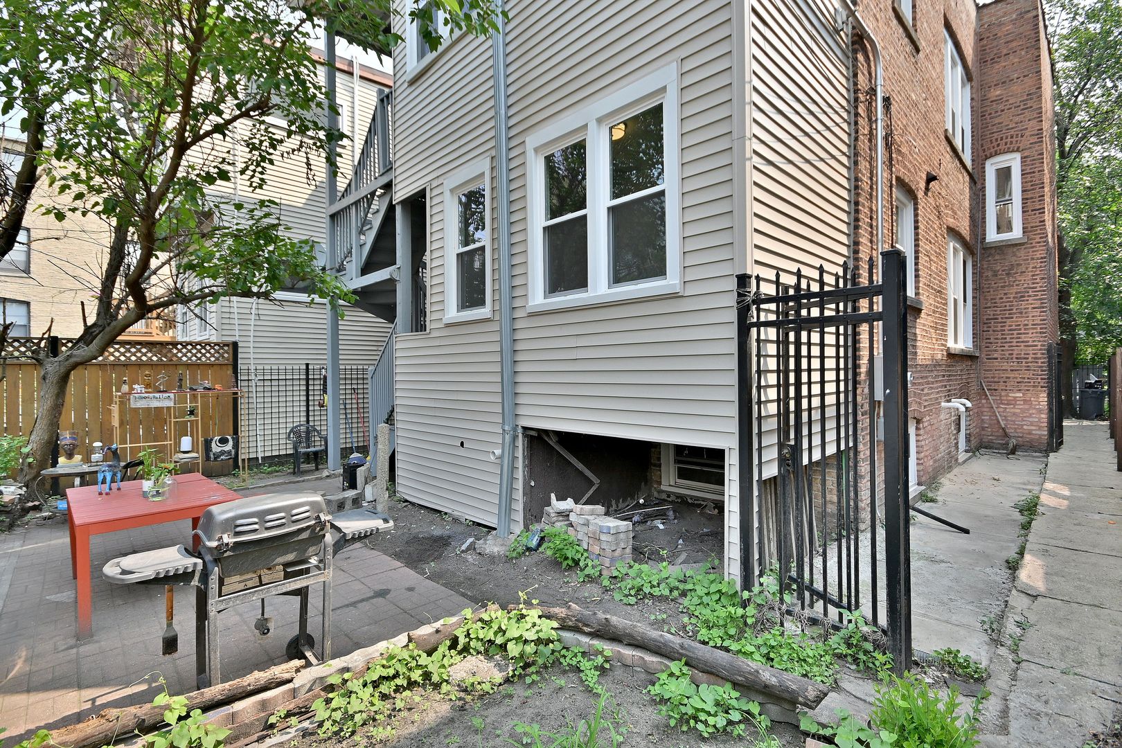 6532 N Ashland Avenue