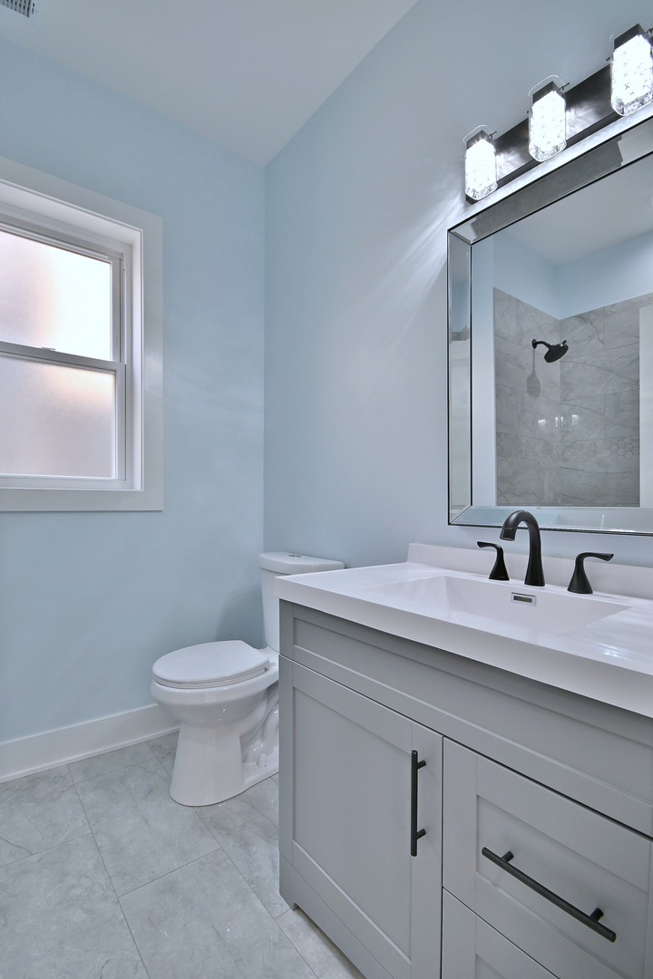 6532 N Ashland Avenue