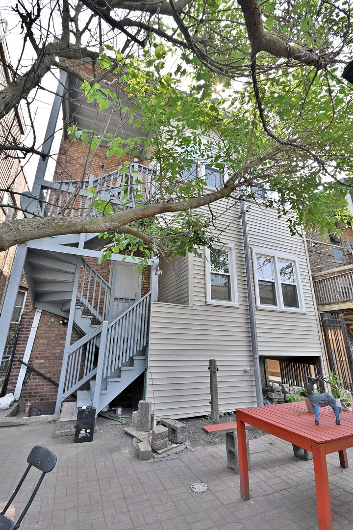 6532 N Ashland Avenue