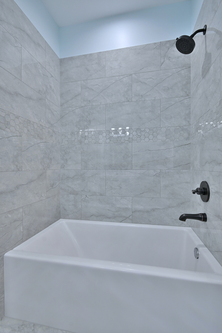 6532 N Ashland Avenue