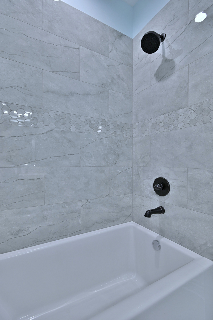 6532 N Ashland Avenue