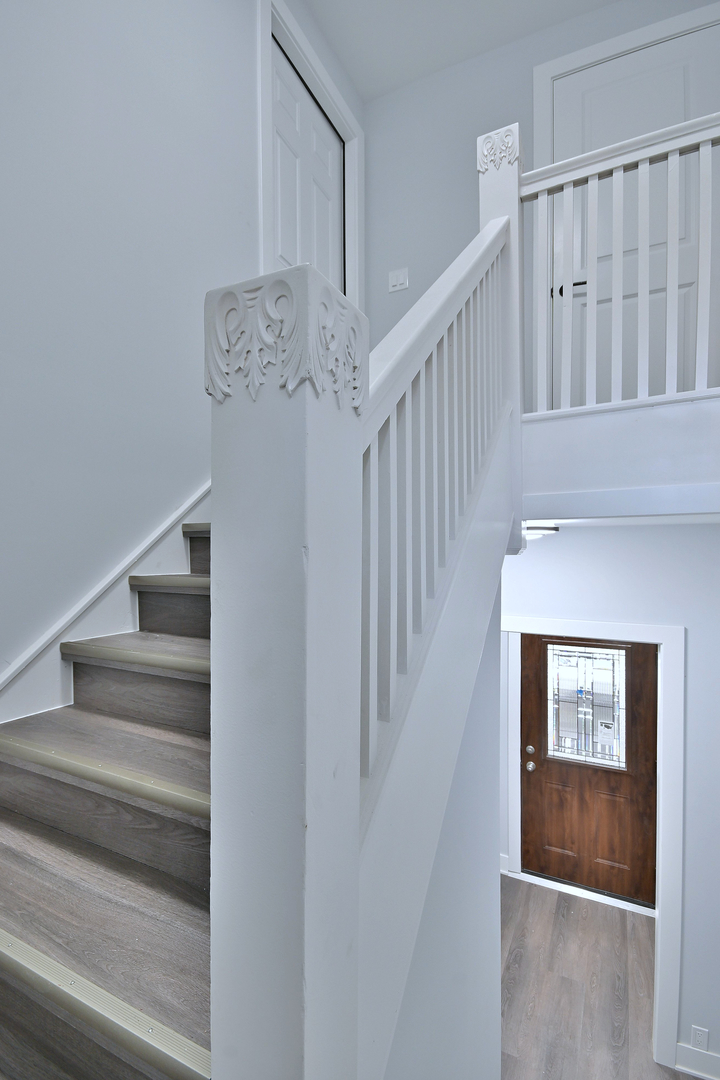 6532 N Ashland Avenue