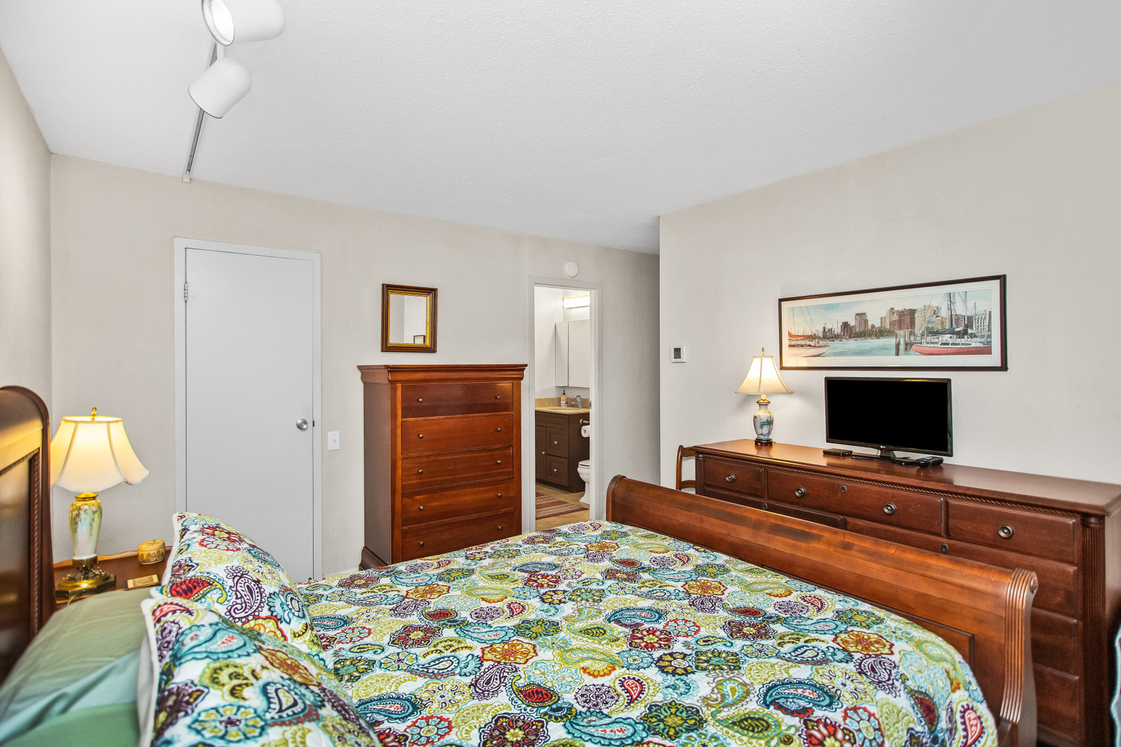 4170 N Marine Drive Unit: 9F