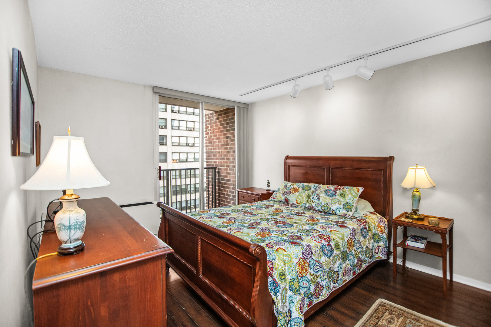 4170 N Marine Drive Unit: 9F