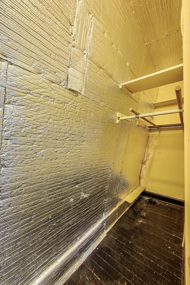 5049 N Ashland Avenue