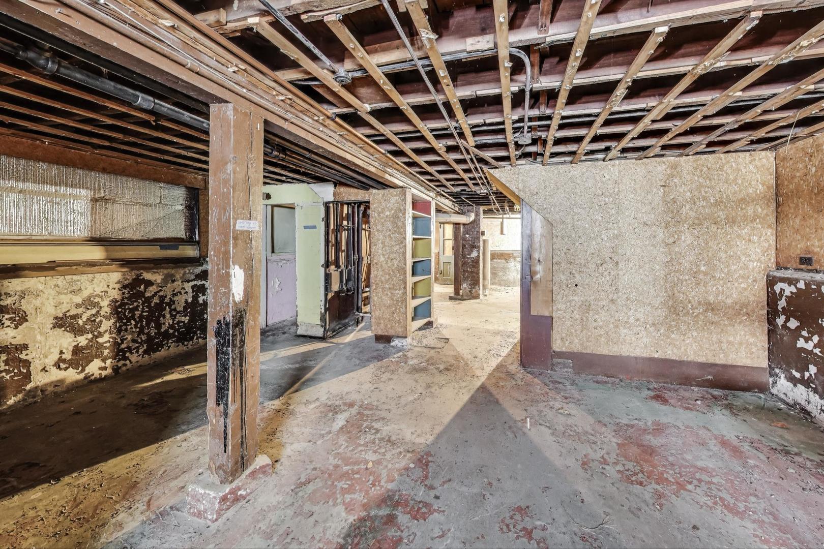 5049 N Ashland Avenue