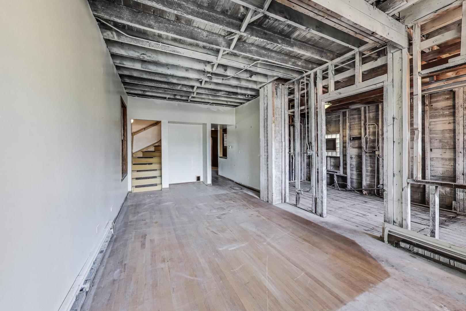 5049 N Ashland Avenue