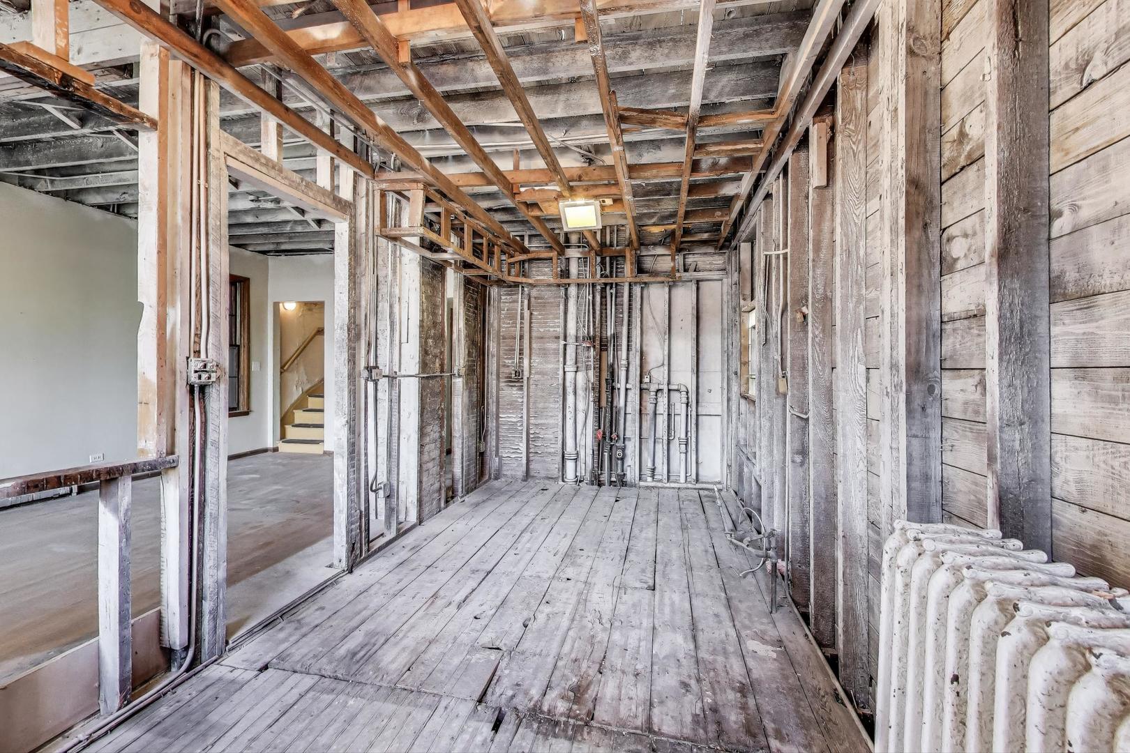 5049 N Ashland Avenue