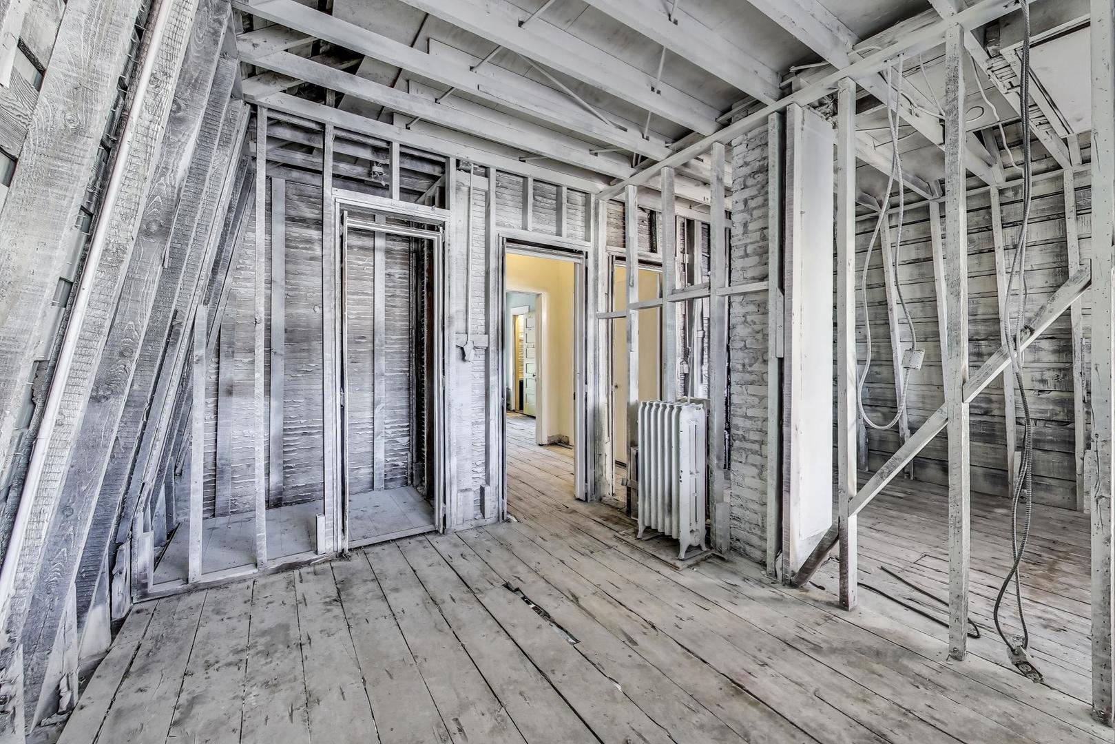 5049 N Ashland Avenue