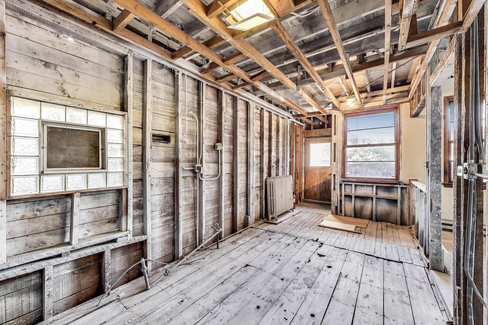 5049 N Ashland Avenue