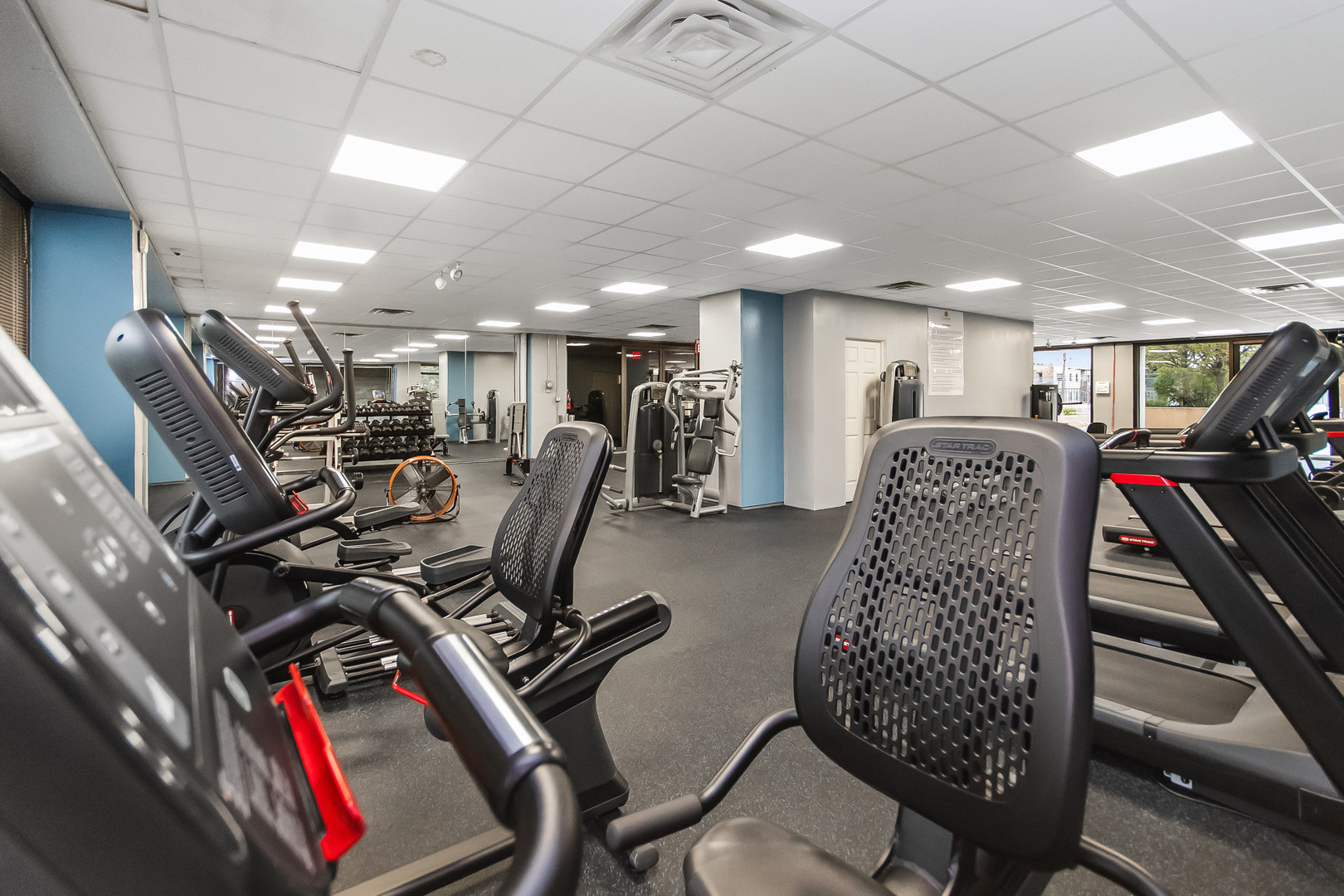 4343 N Clarendon Avenue Unit: 2112