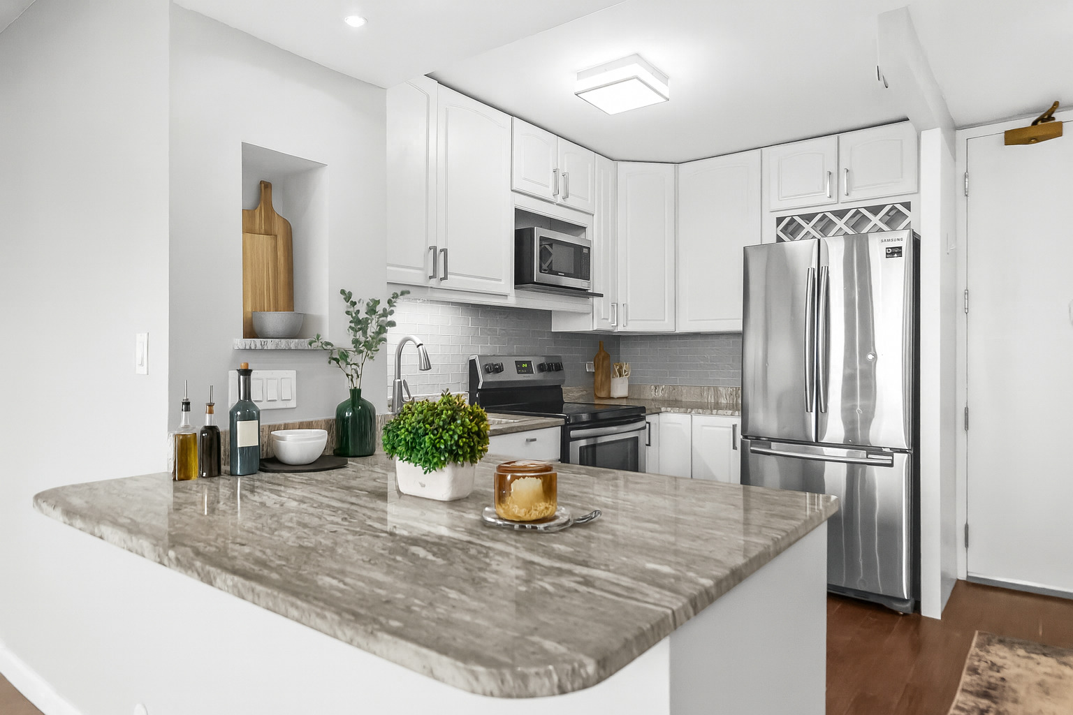 4343 N Clarendon Avenue Unit: 2112
