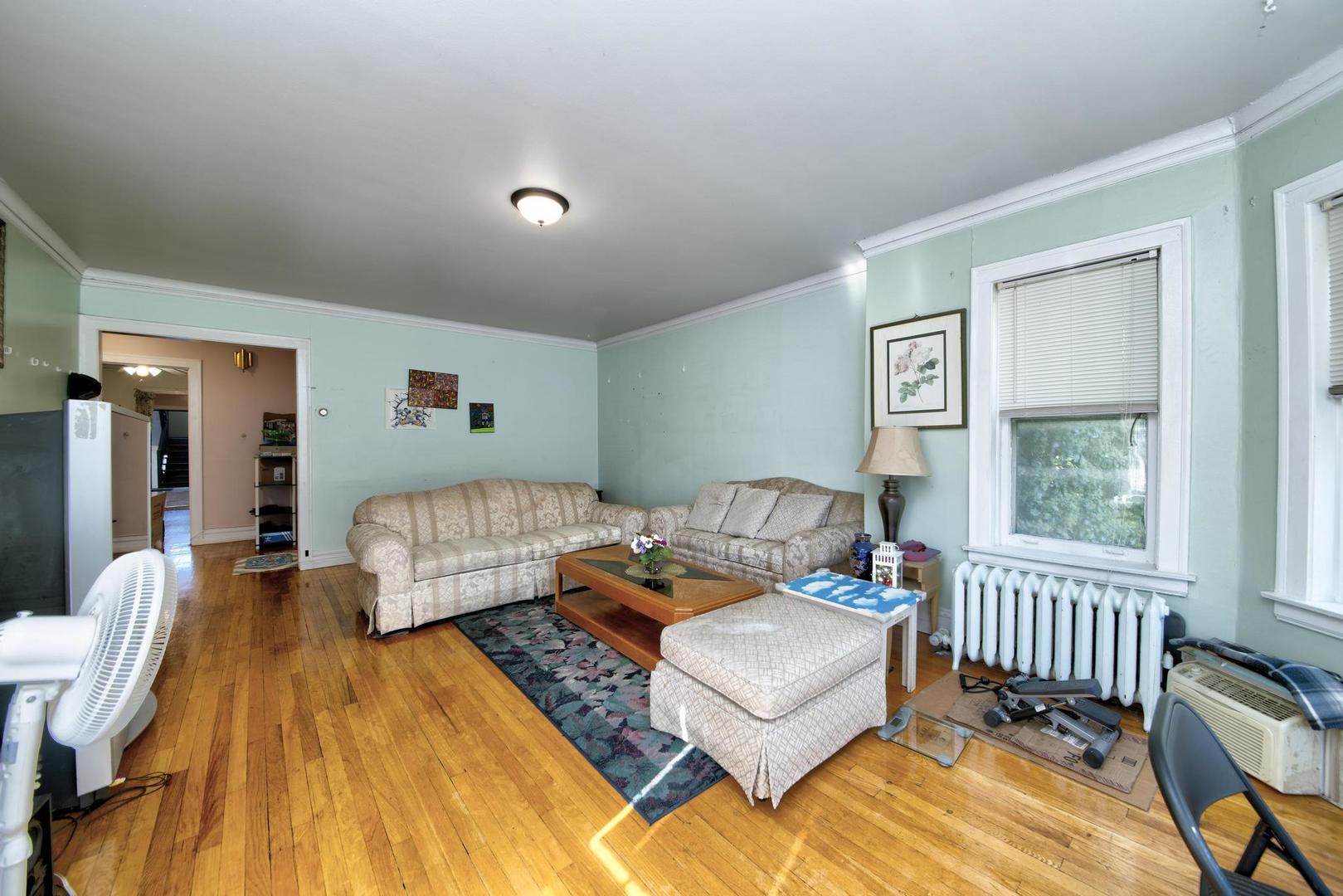 6246 N oakley Avenue