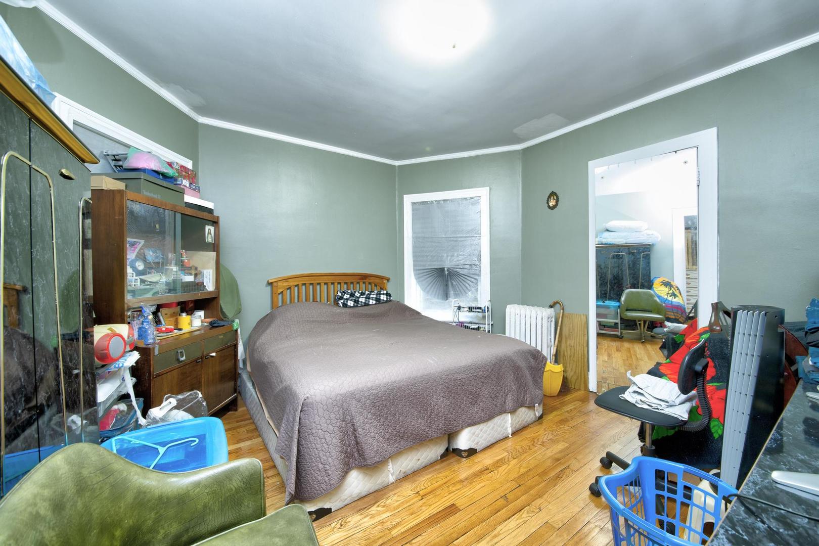 6246 N oakley Avenue