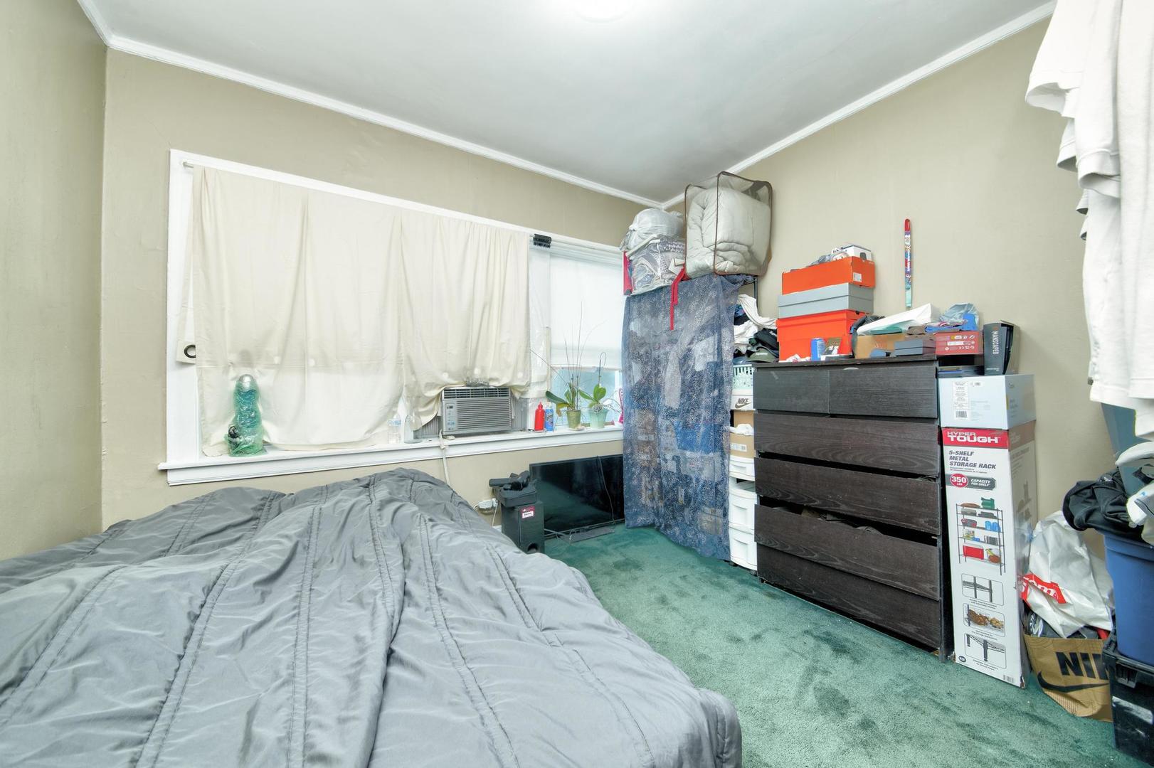 6246 N oakley Avenue