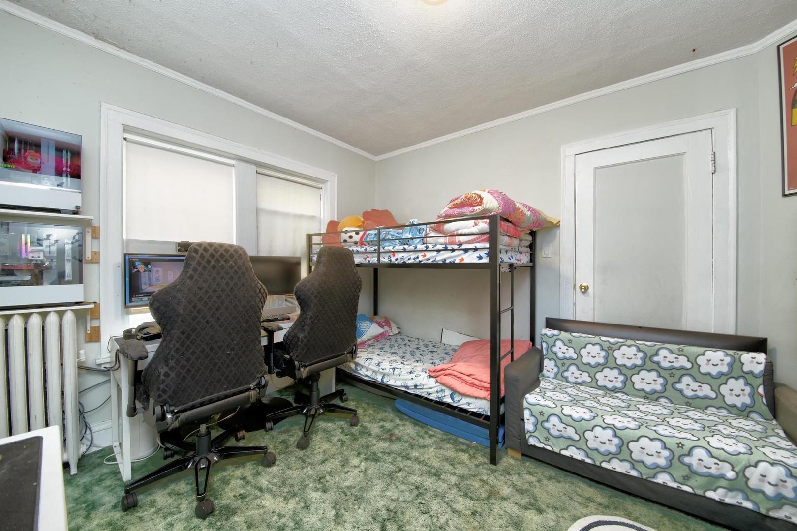 6246 N oakley Avenue