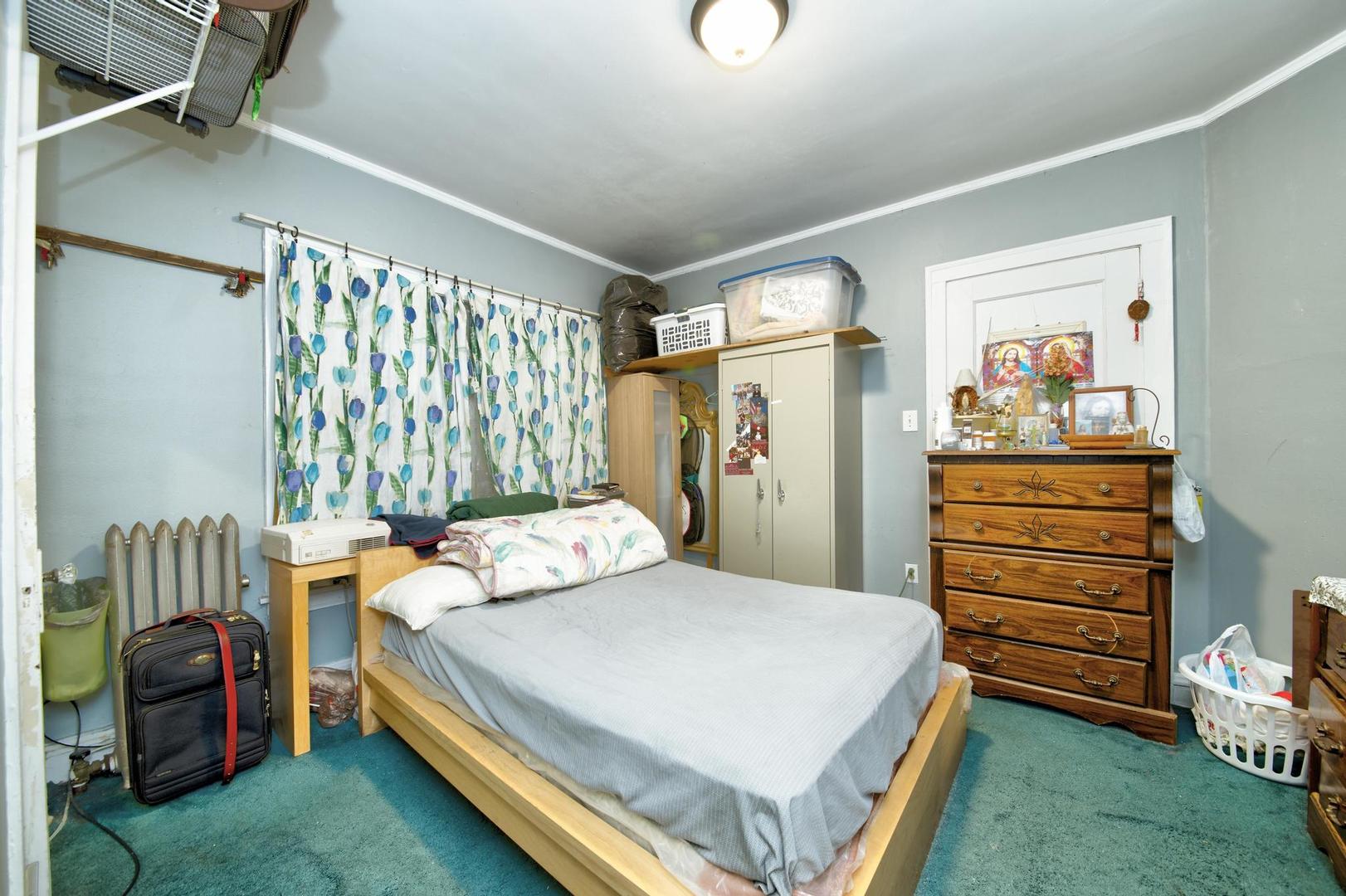 6246 N oakley Avenue