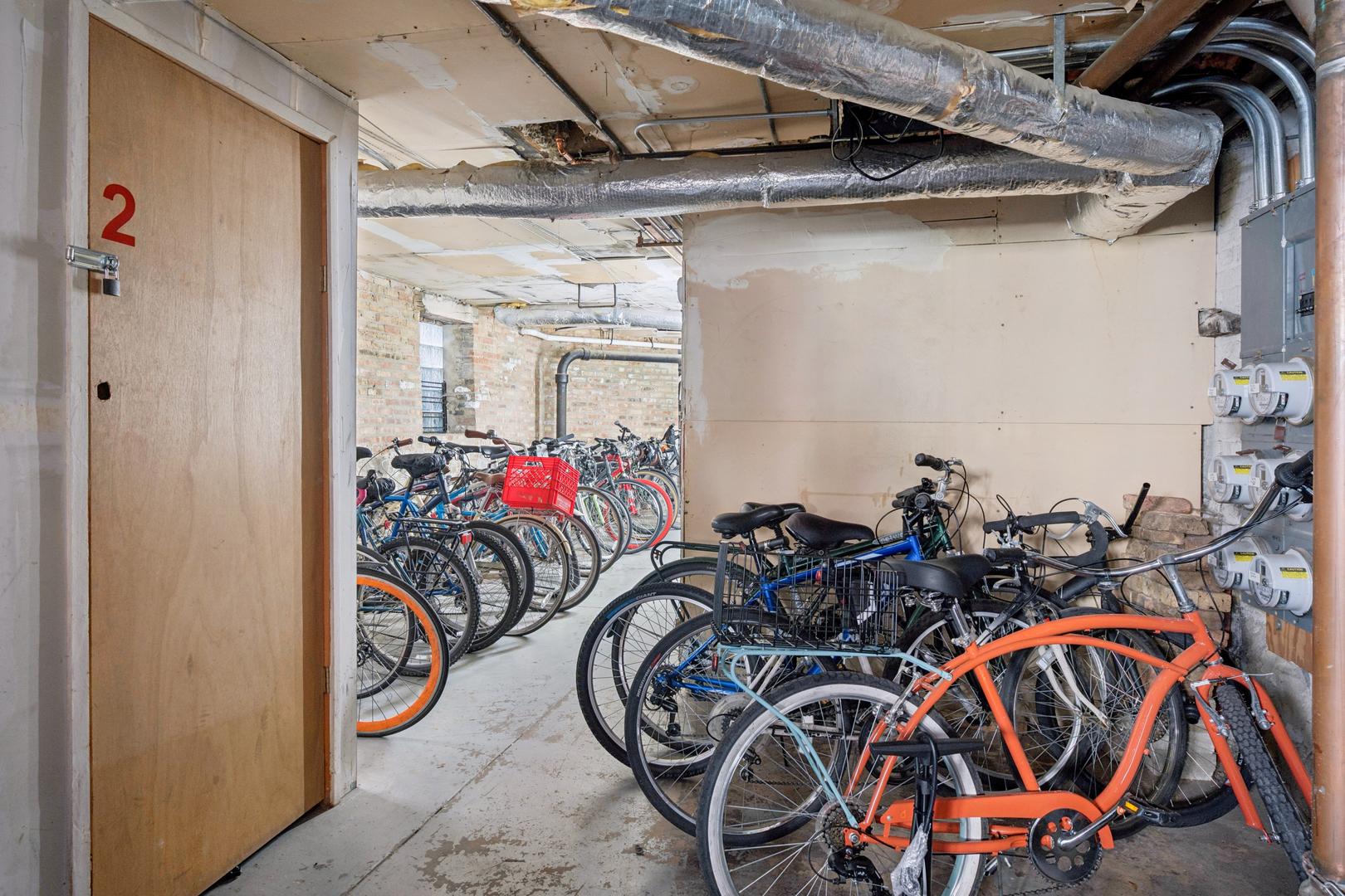 4046 N CLARENDON Avenue Unit: 1S