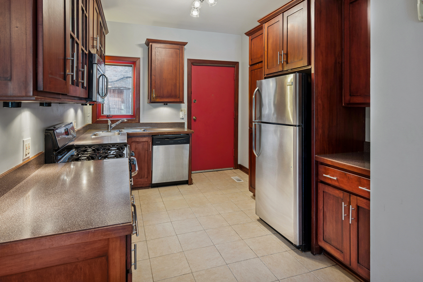 4046 N CLARENDON Avenue Unit: 1S