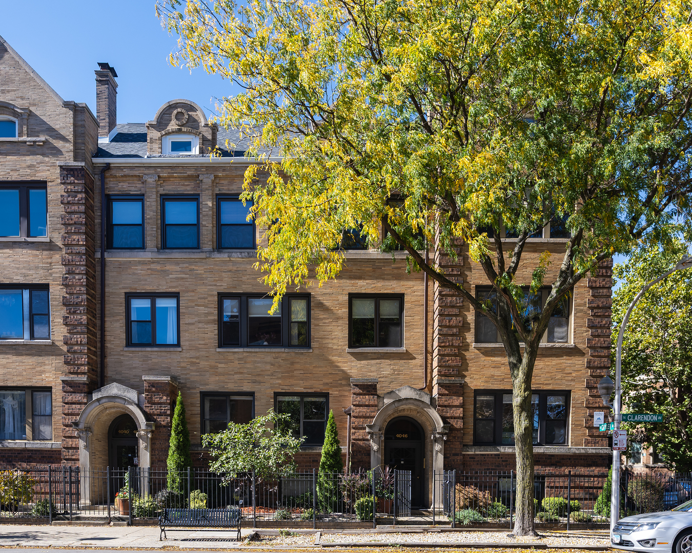 4046 N CLARENDON Avenue Unit: 1S