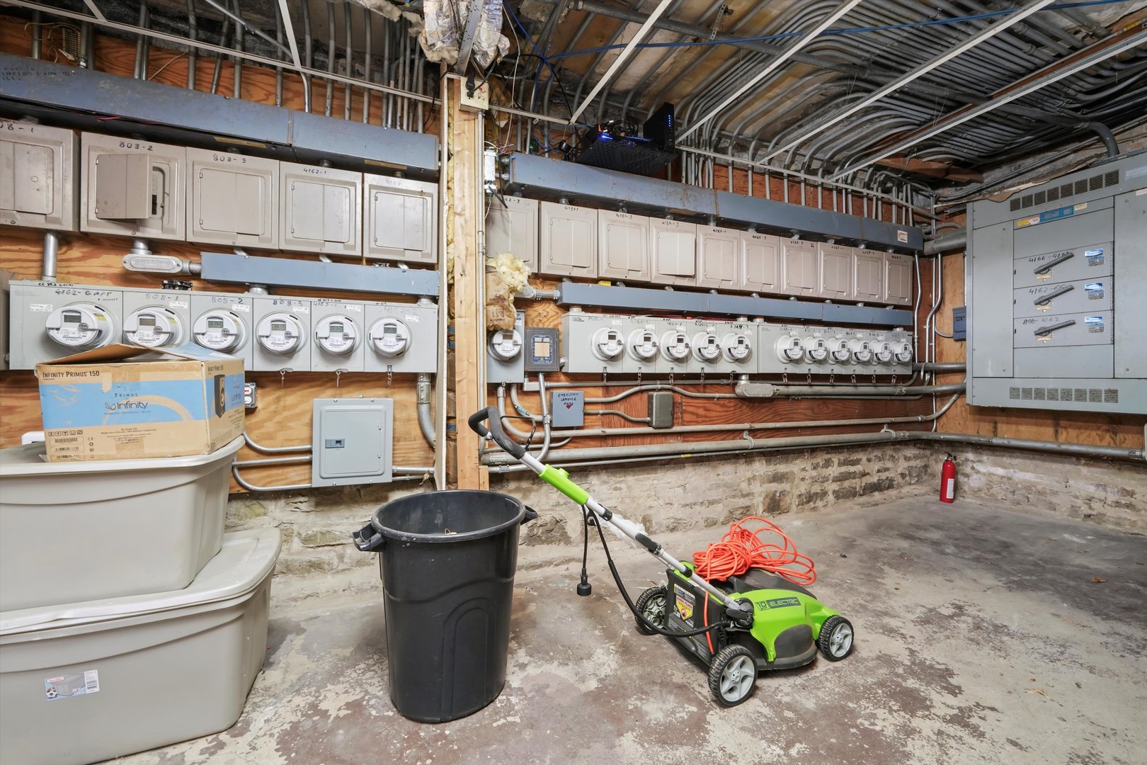 4168 N Clarendon Avenue Unit: 2N