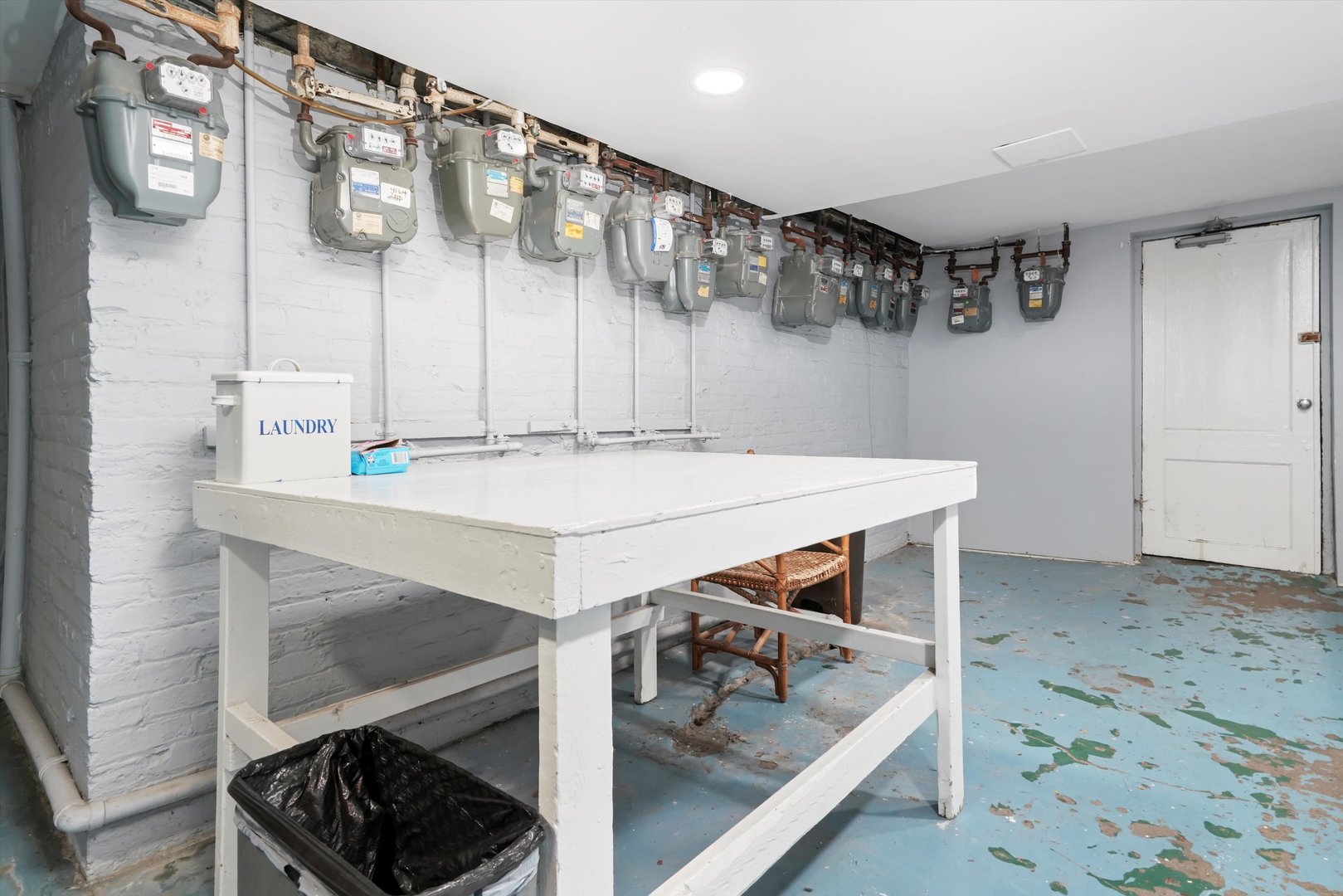 4168 N Clarendon Avenue Unit: 2N